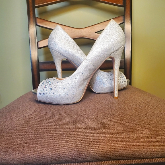 Rhinestone High Heels - Picture 3 of 4